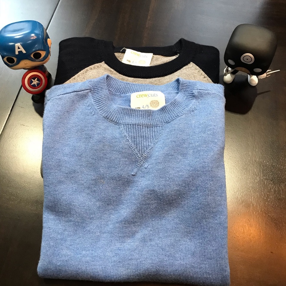 2 piece bundle Boys sweater Size 4-5Years